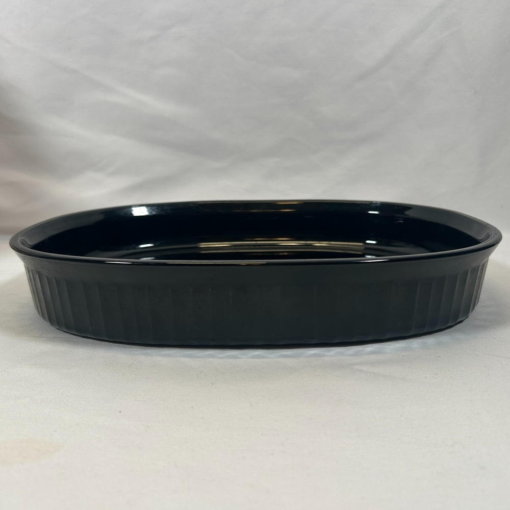 Black Corning Ware Casserole Oval Vintage French F4B 2.5 Liter Dish Corningware